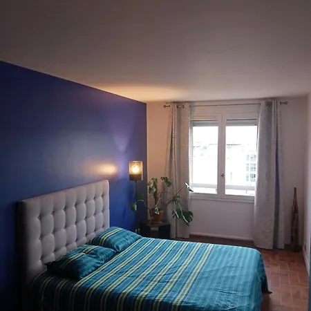 Spacious Duplex Pantin, Near Paris Apartment *